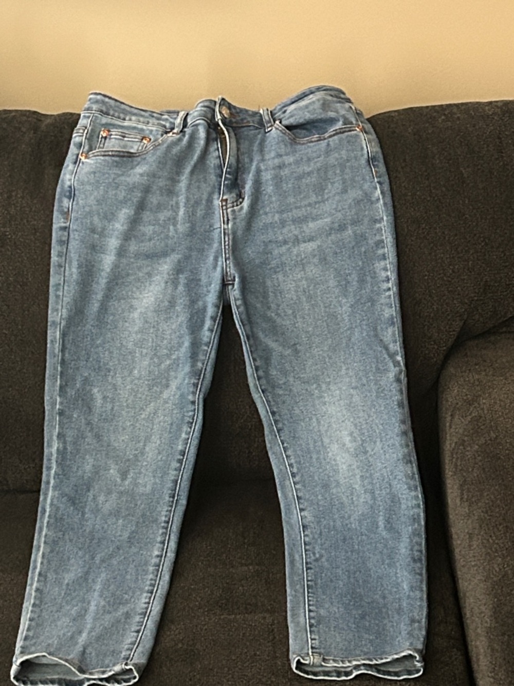 Women's Straight-Leg Denim Jeans in Light Blue Wash